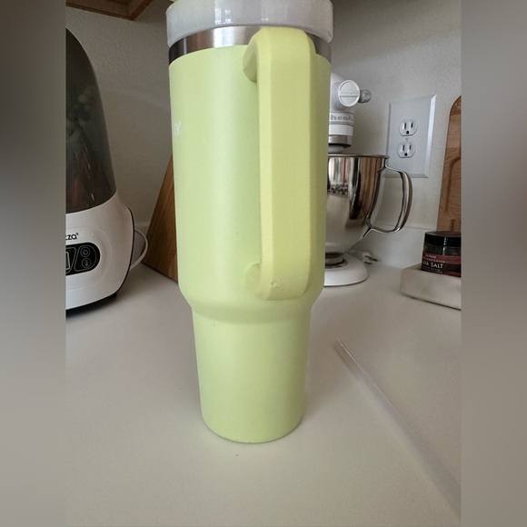 40oz Stanley Quencher - Picture 2 of 4